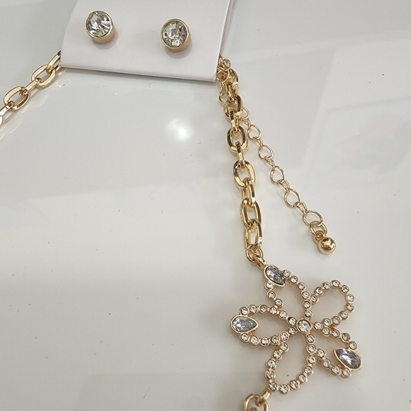 NEW Flower Crystal Golden Necklace Set Y2K - Picture 8 of 8